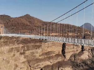 玻璃吊橋